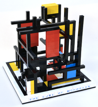 Illustration for article titled This Pseudo-Mondrian Lego Sculpture Should Be in a Museum